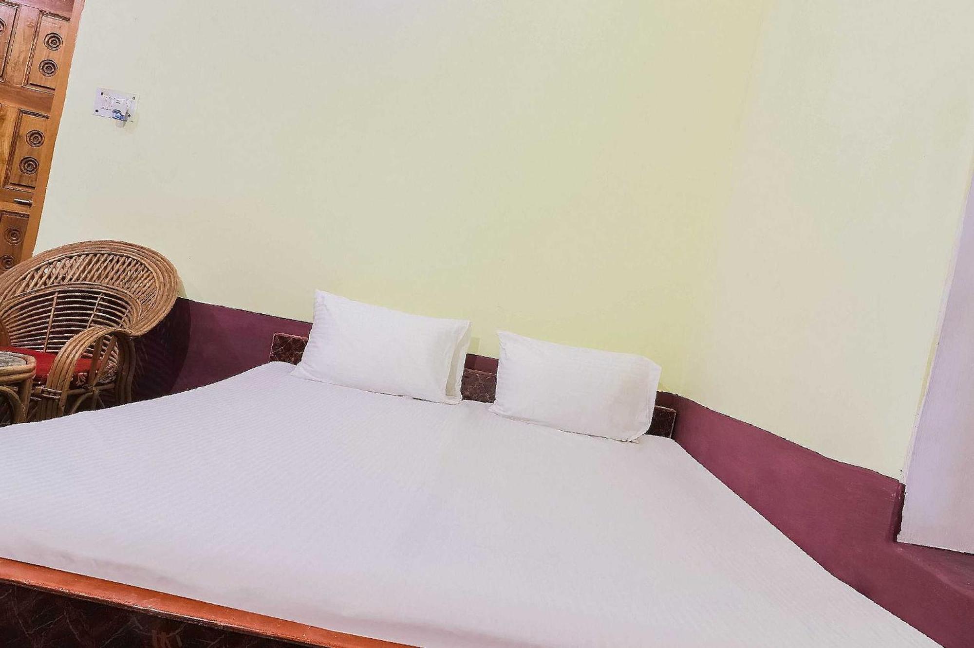 Hotel O Jyotish House Ayodhya Eksteriør bilde