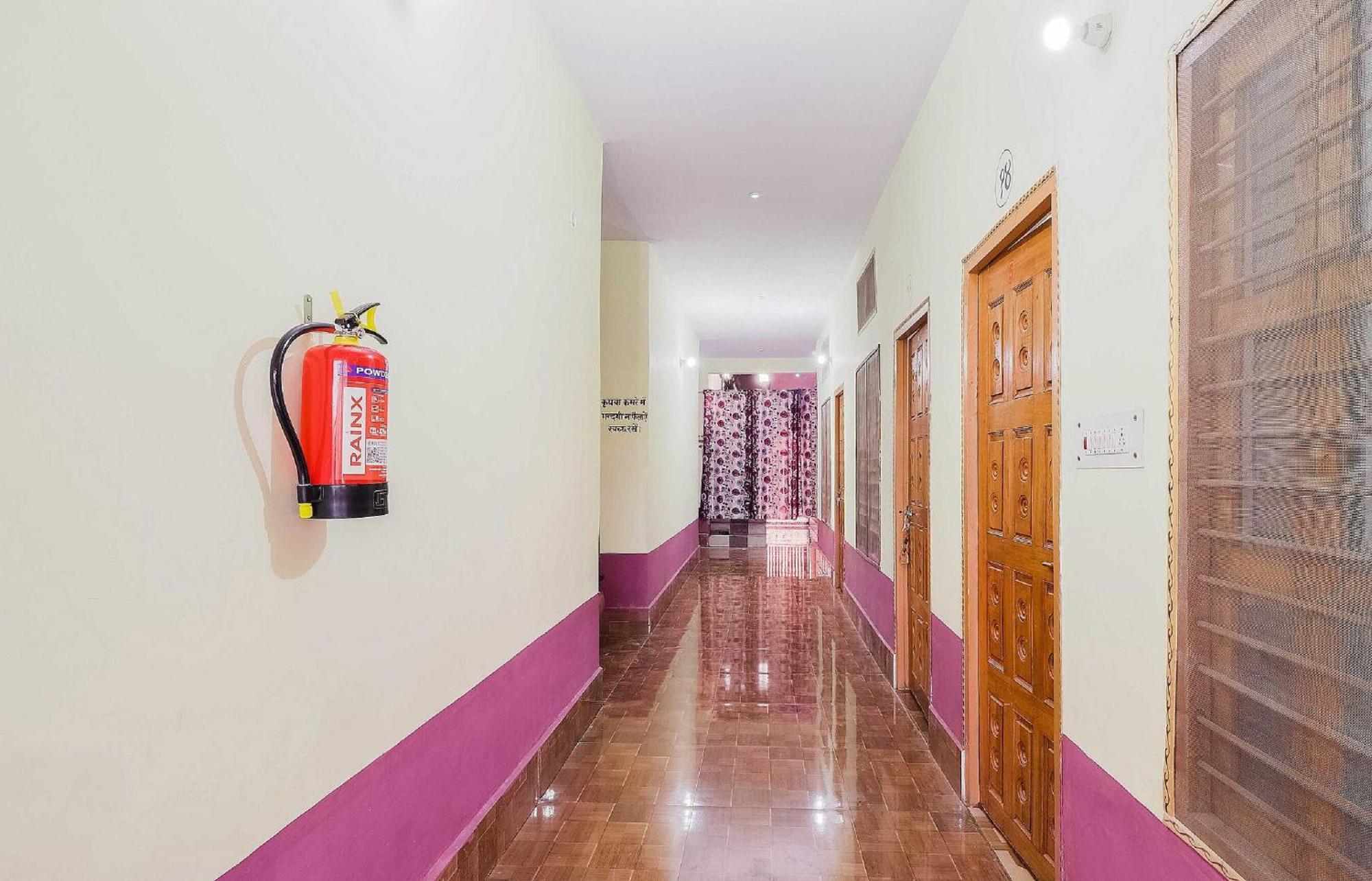 Hotel O Jyotish House Ayodhya Eksteriør bilde