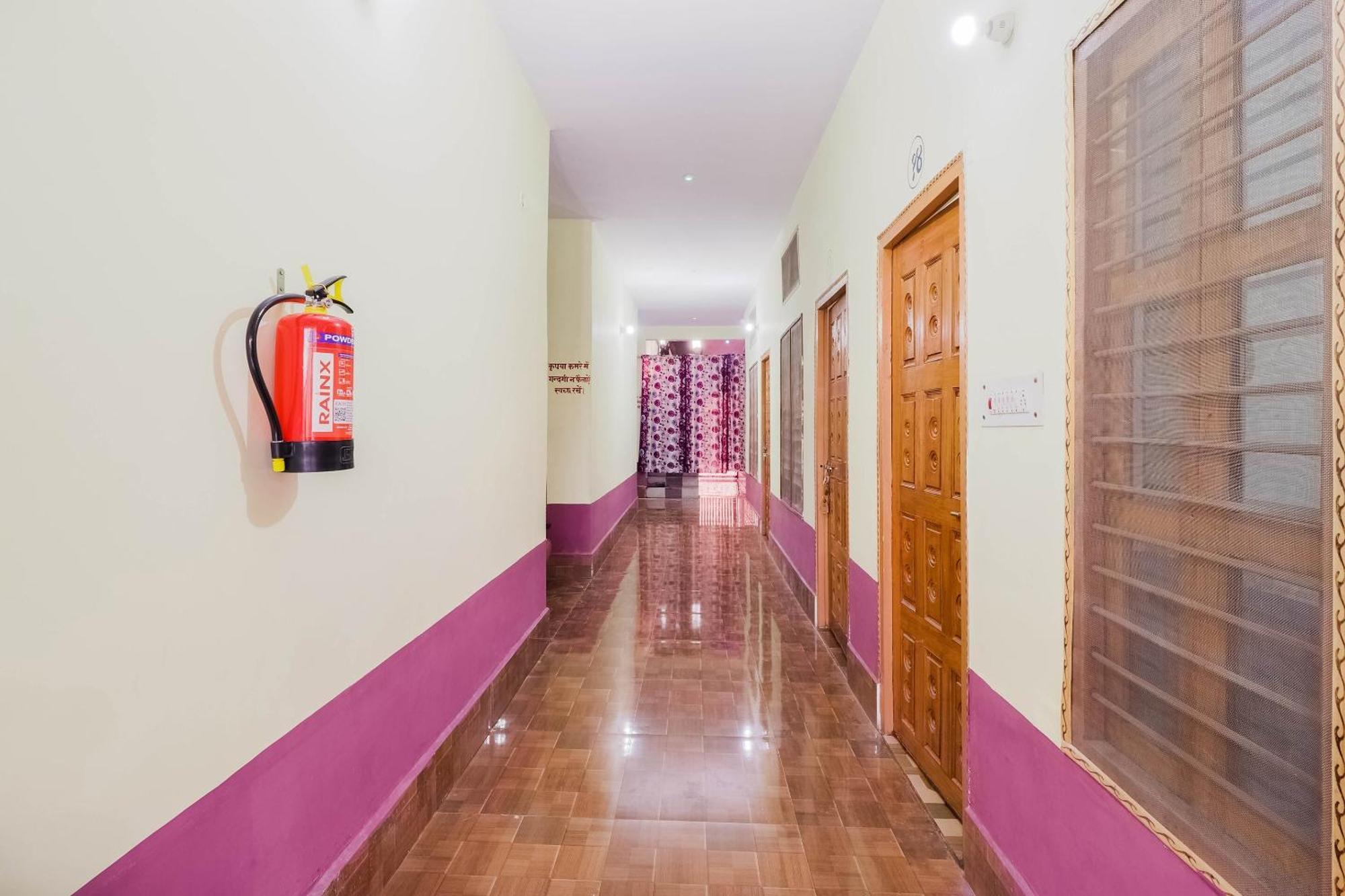 Hotel O Jyotish House Ayodhya Eksteriør bilde